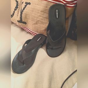 Okabashi sandals, sz M